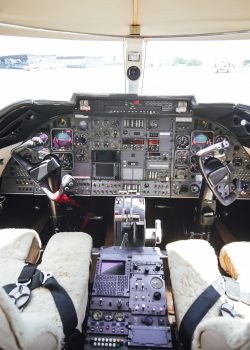 Cabina de mando LearJet 55