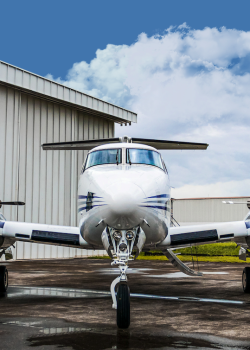 Frontal King Air 200