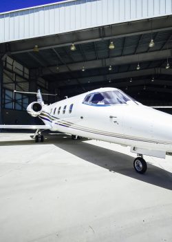Frontal LearJet 55