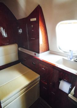 Lavatory LearJet 55